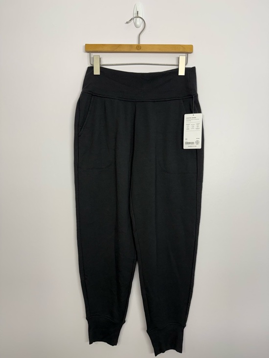 Pants - 33: Athleta Coaster Jogger Black Size Small 28” Inseam NWT